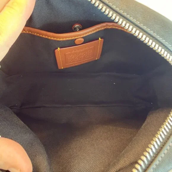 Radio Camera Bag - Picture 10 of 12